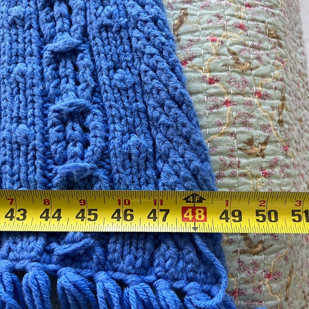 Vintage hand made crocheted  cable knit fringe blanket - Picture 6 of 7